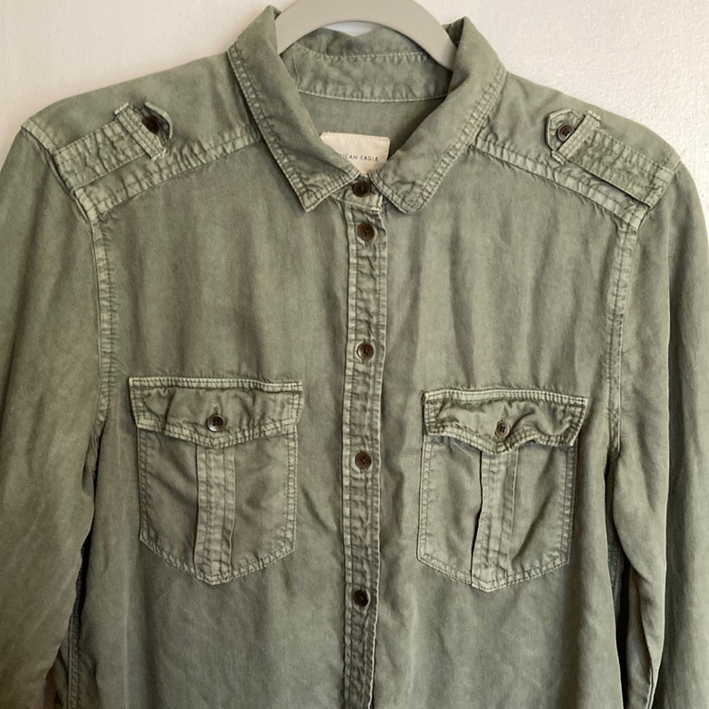 American Eagle Dark Green Boyfriend Fit Button Up Medium